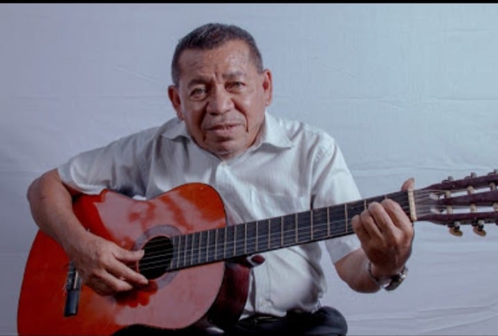 Una guitarra comprometida en el estadio